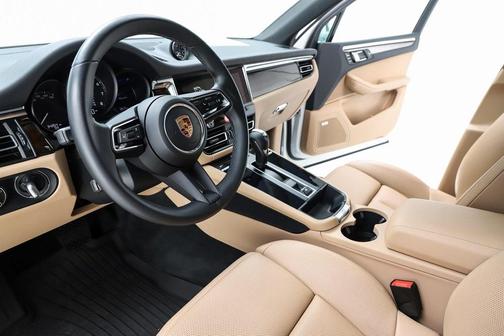 2022 Porsche Macan Base