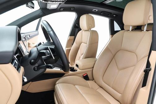 2022 Porsche Macan Base