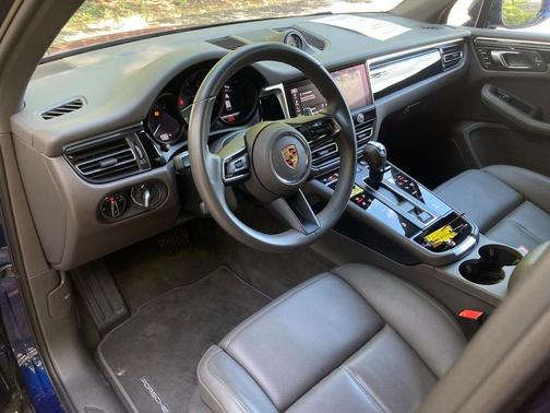 2024 Porsche Macan T