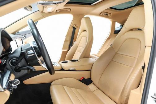 2018 Porsche Panamera 4