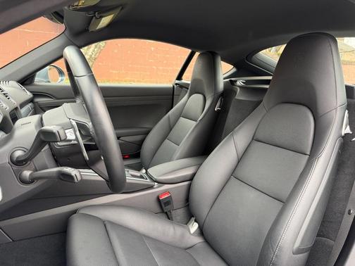 2025 Porsche 718 Cayman 