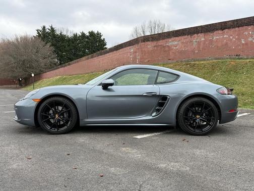 2025 Porsche 718 Cayman 