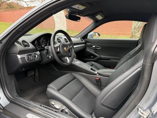 2025 Porsche 718 Cayman 