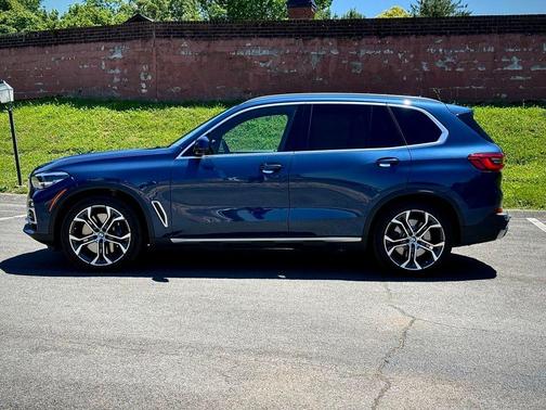 Phytonic Blue Metallic 2019 BMW X5 xDrive50i