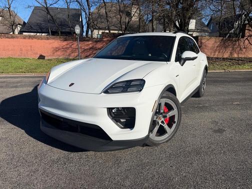 2025 Porsche Macan 4S