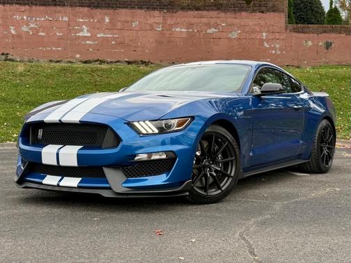 2017 Ford Shelby GT350 Base
