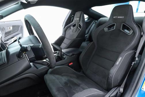 2017 Ford Shelby GT350 Base