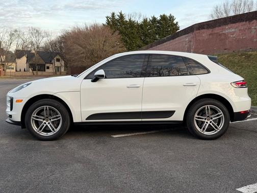 2021 Porsche Macan Base