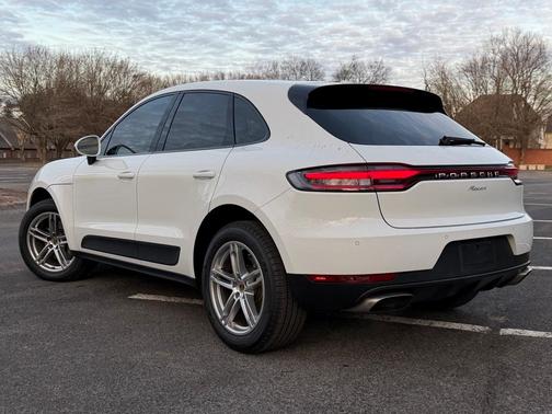 2021 Porsche Macan Base