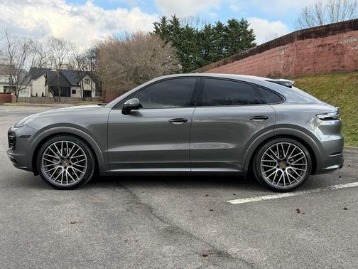 2023 Porsche Cayenne GTS