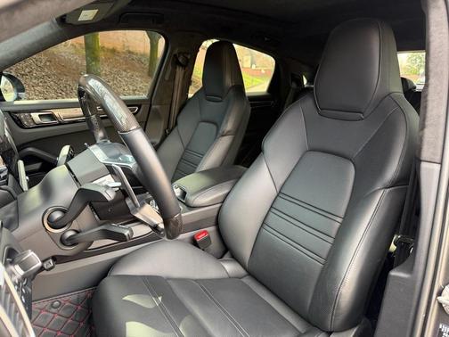 2023 Porsche Cayenne GTS