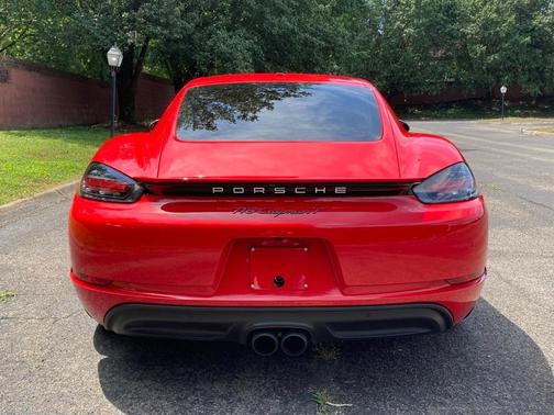 2022 Porsche 718 Cayman T