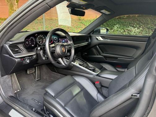 2021 Porsche 911 Carrera