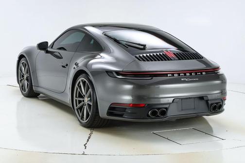 2021 Porsche 911 Carrera