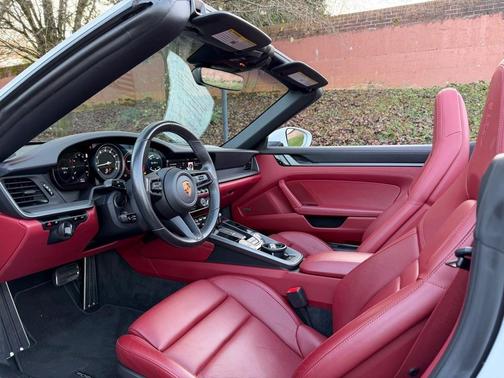 2020 Porsche 911 Carrera 4S