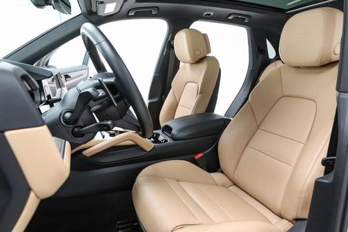 2025 Porsche Cayenne Base