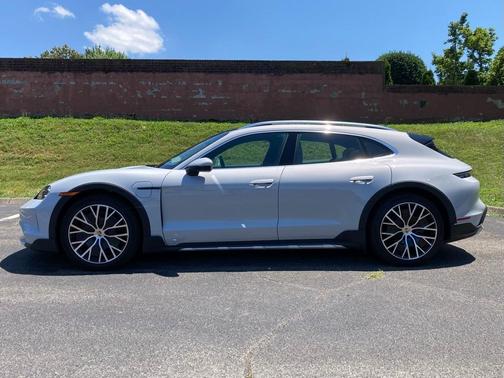 2025 Porsche Taycan Cross Turismo 4S