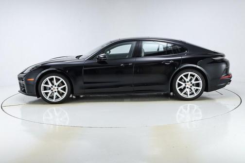 2025 Porsche Panamera 4