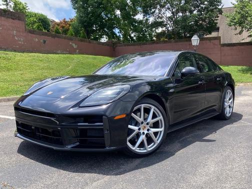 2025 Porsche Panamera 4