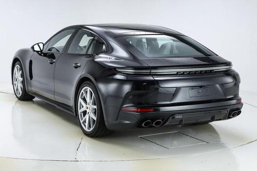 2025 Porsche Panamera 4