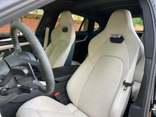 2025 Porsche Panamera 4