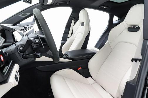 2025 Porsche Panamera 4