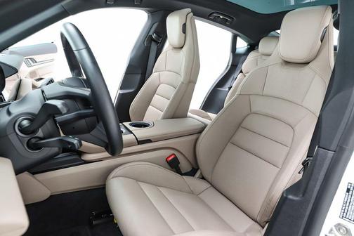 2025 Porsche Taycan 4