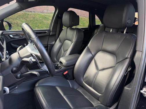 2021 Porsche Macan S