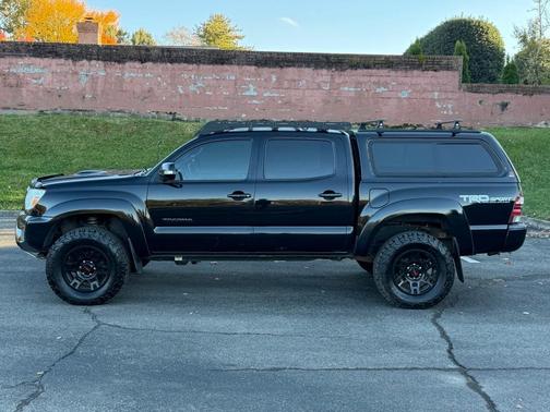 2014 Toyota Tacoma Base