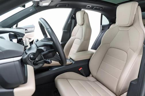 2025 Porsche Macan 4