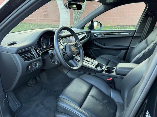 2025 Porsche Macan 