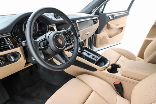 2025 Porsche Macan T