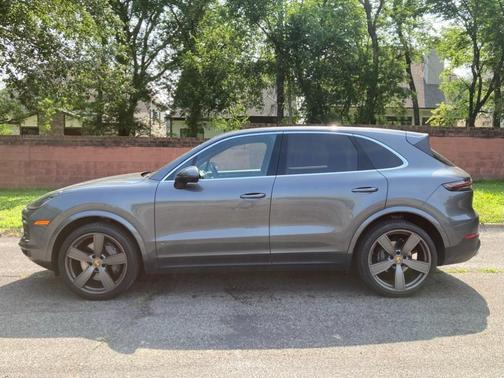 2022 Porsche Cayenne S