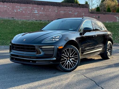 2022 Porsche Macan Base