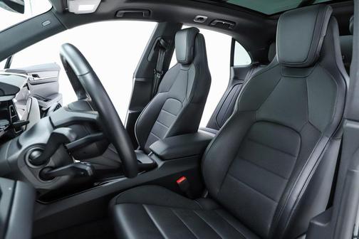 2025 Porsche Macan 4