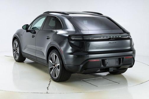 2025 Porsche Macan 4
