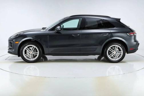 Volcano Grey Metallic 2022 Porsche Macan