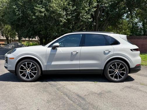 Chalk 2026 Porsche Cayenne