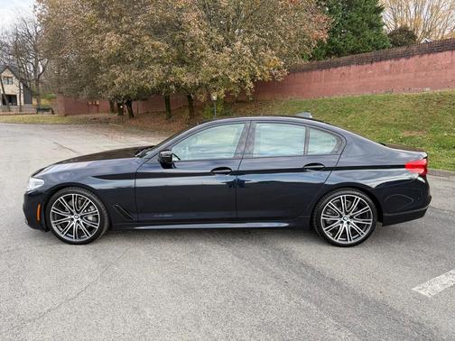 2019 BMW 540 i