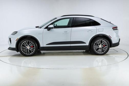 Ice Grey Metallic 2025 Porsche Macan
