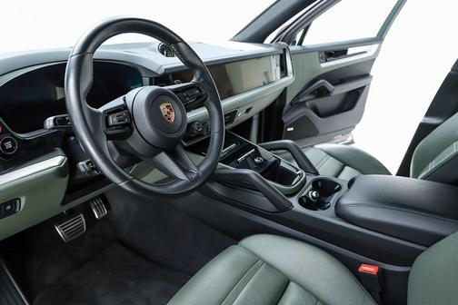 2024 Porsche Cayenne S