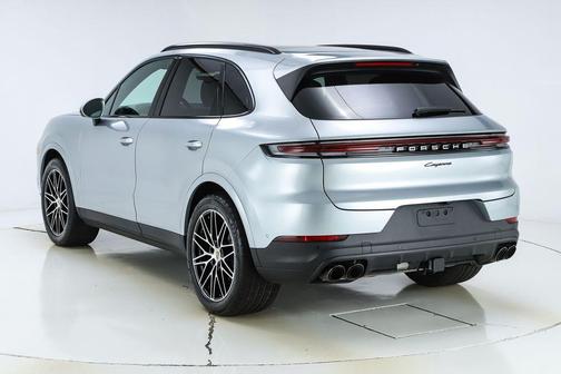 Dolomite Silver Metallic 2026 Porsche Cayenne Base