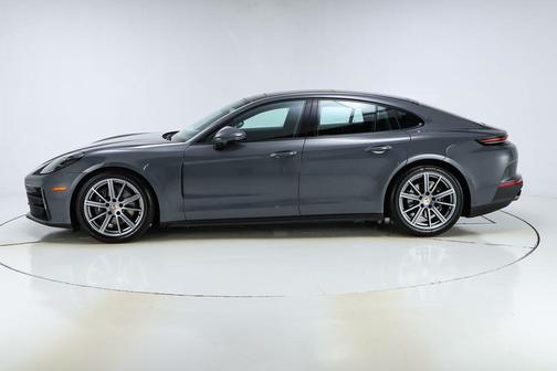 2025 Porsche Panamera 4