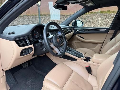 2020 Porsche Macan Base