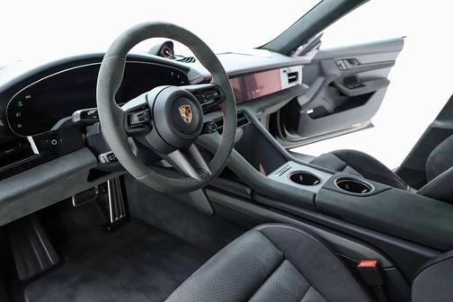 2025 Porsche Taycan GTS