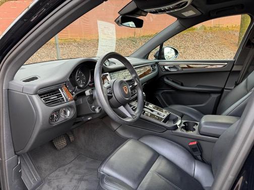 2023 Porsche Macan 