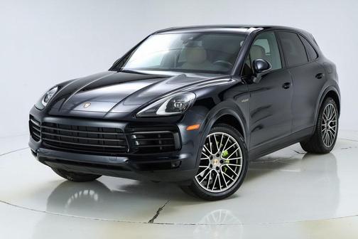 2023 Porsche Cayenne Platinum Edition