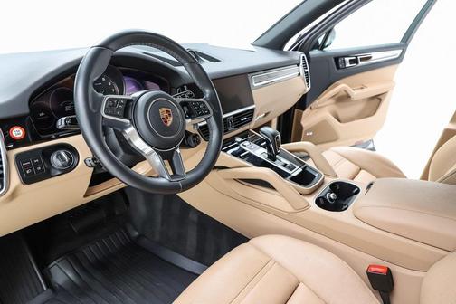2023 Porsche Cayenne Platinum Edition