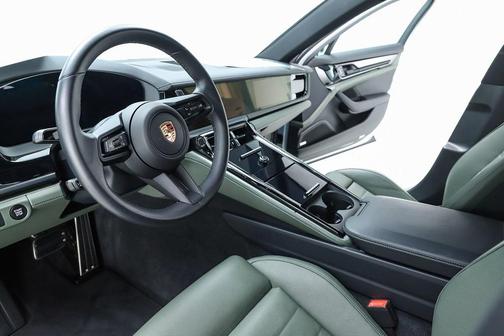 2024 Porsche Panamera 4