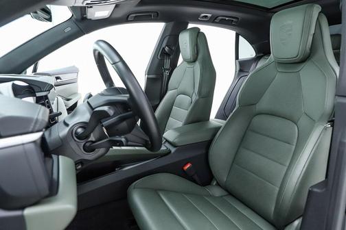 2025 Porsche Macan 4S